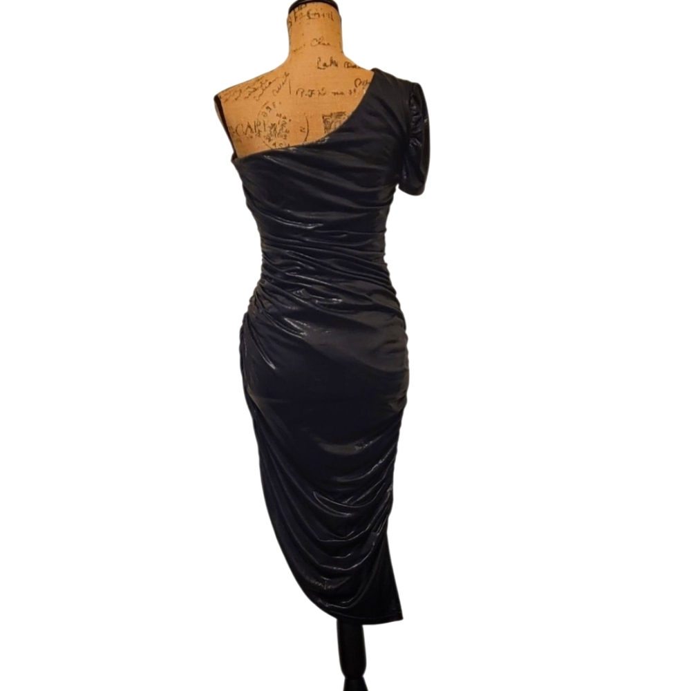 Lulus Faux Leather One-Shoulder Ruched Asymmetrical Midi Dress - Picture 5 of 12